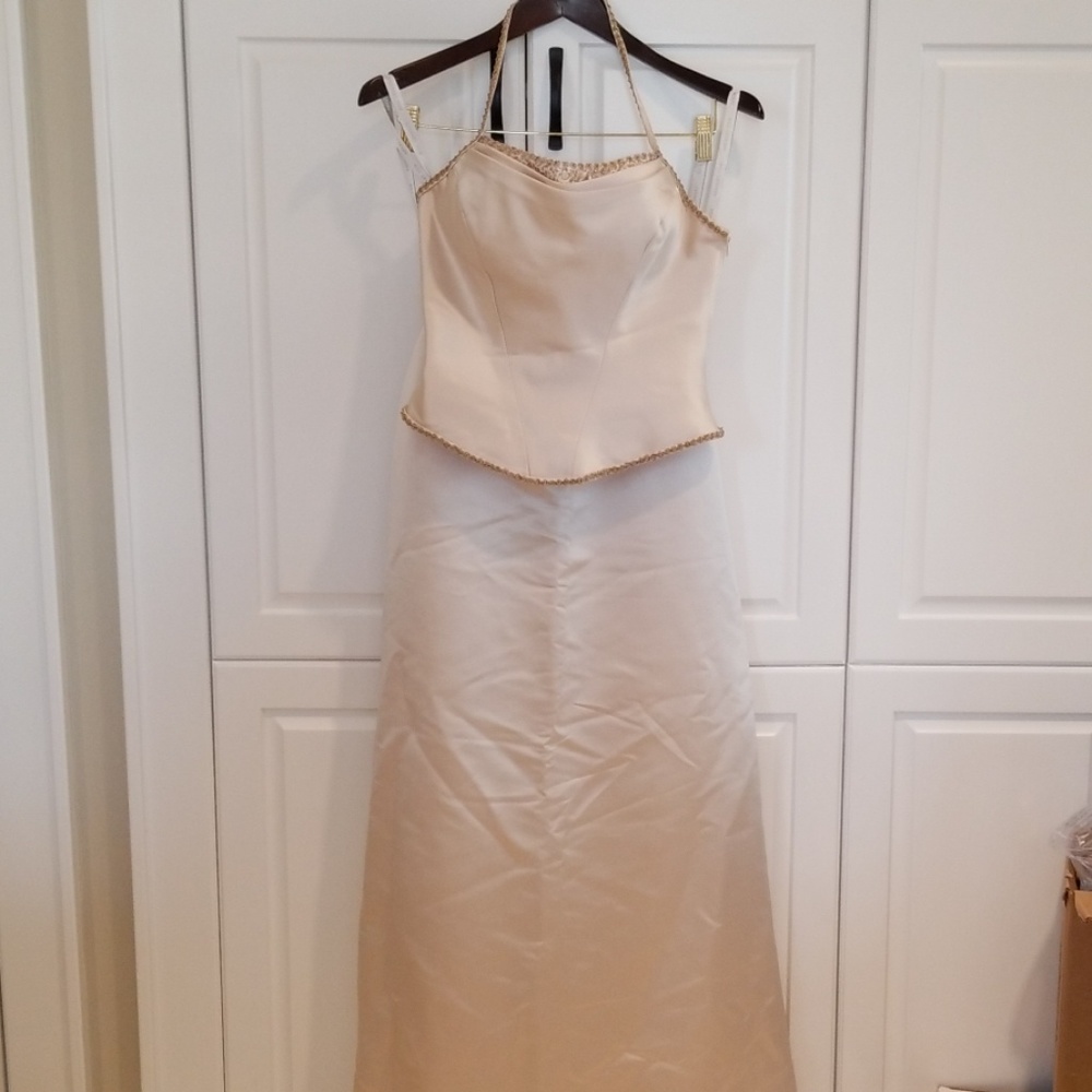 Elegant Long Gown Prom/Bridesmaid/Quincenera
